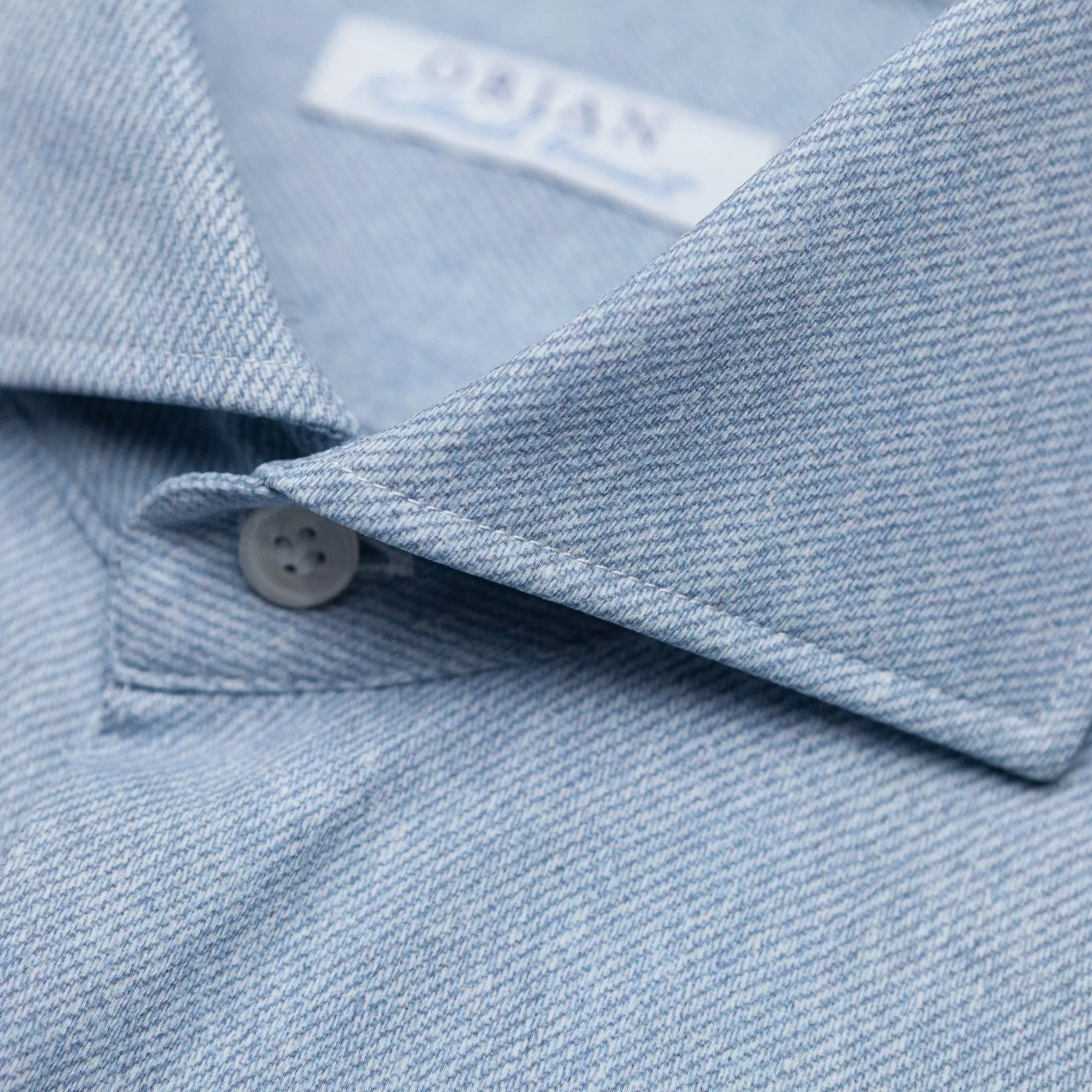 Active Shirt in Blue Chambray