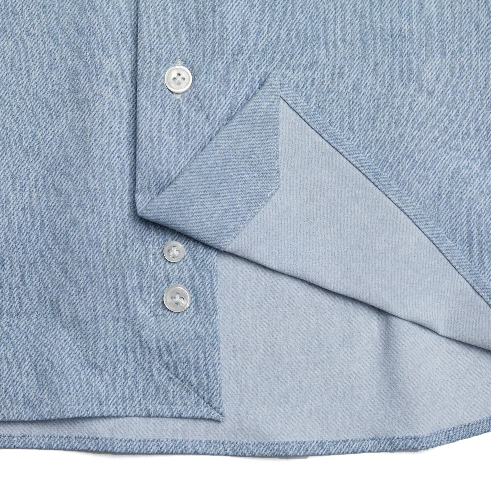 Active Shirt in Blue Chambray