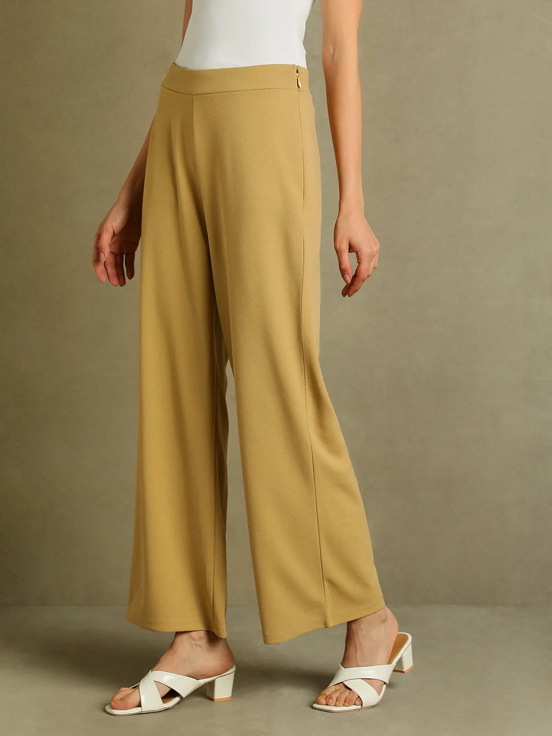 DL Woman Khaki Solid Women Trousers