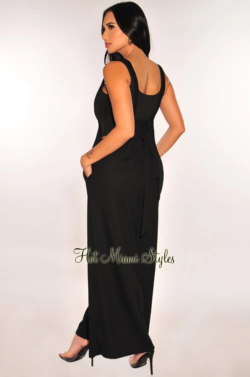 HMS Essential: Black Sleeveless Round Neck Bodysuit